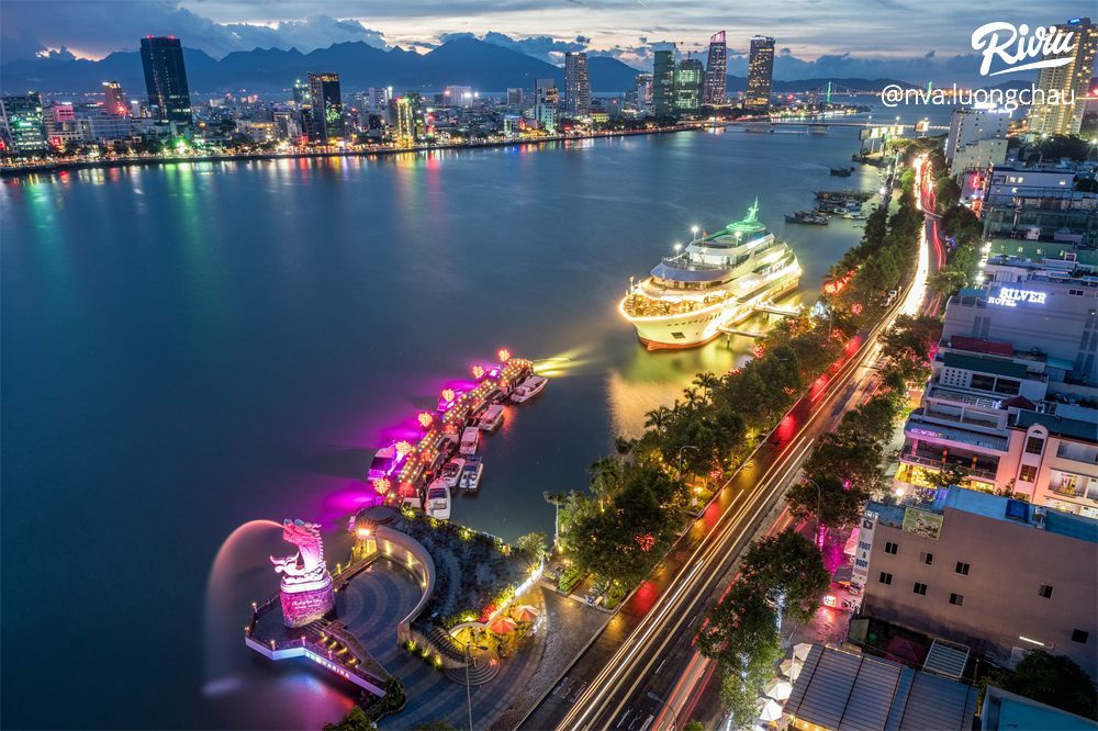 DU THUYỀN SÔNG HÀN ĐÀ NẴNG- NGẮM THÀNH PHỐ ĐÀ NẴNG VỀ ĐÊM - ảnh 2 du thuyen song han da nang- ngam thanh pho da nang ve dem - anh 2