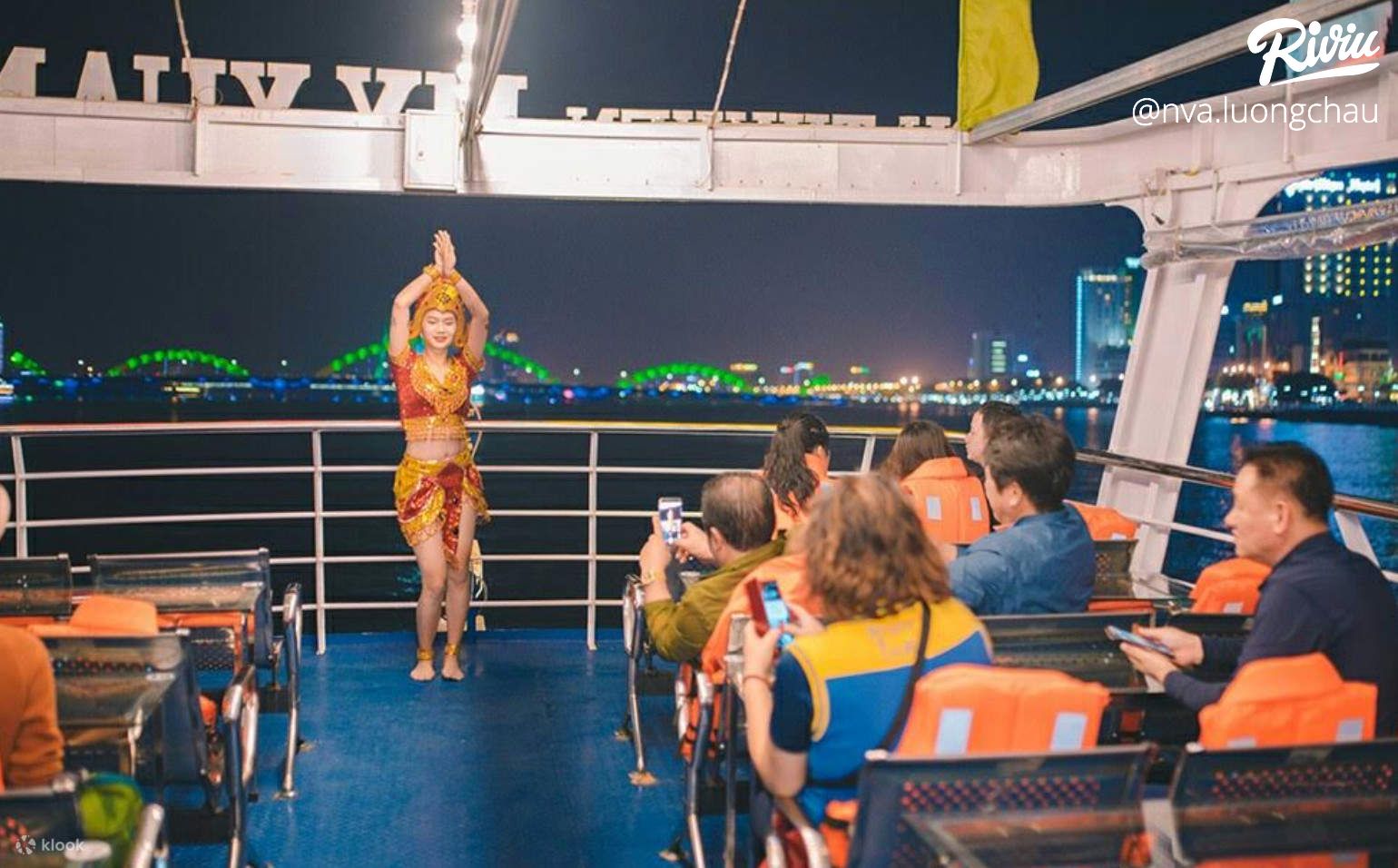 DU THUYỀN SÔNG HÀN ĐÀ NẴNG- NGẮM THÀNH PHỐ ĐÀ NẴNG VỀ ĐÊM - ảnh 5 du thuyen song han da nang- ngam thanh pho da nang ve dem - anh 5